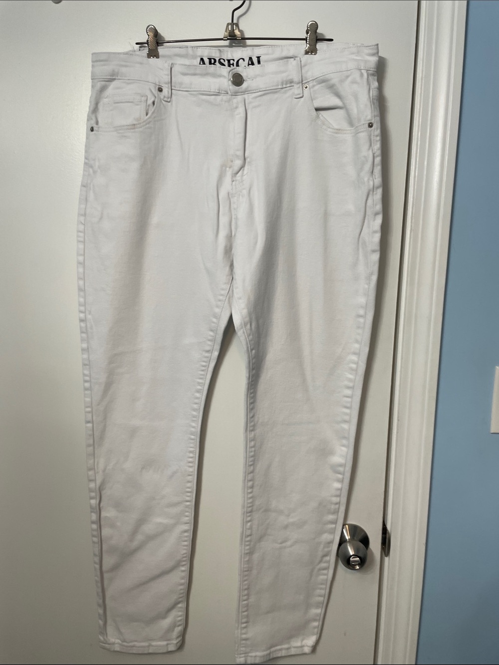 Men’s white jeans